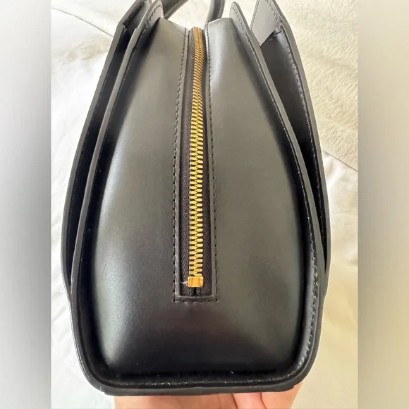 Louis Vuitton Epi Pont Neuf - Black With Gold Hardware - Picture 6 of 12